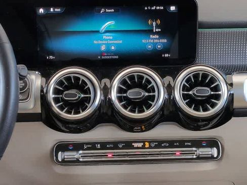 Used 2022 Mercedes-Benz GLB 250 GLB 250 image 29