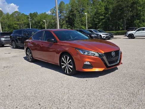 Certified 2021 Nissan Altima 2.5 SR FWD image 2