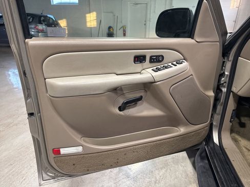 Used 2002 Chevrolet Tahoe LT image 26