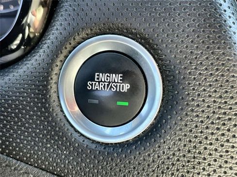 Used 2017 Cadillac XT5 Luxury w/ Driver Awareness Package image 18