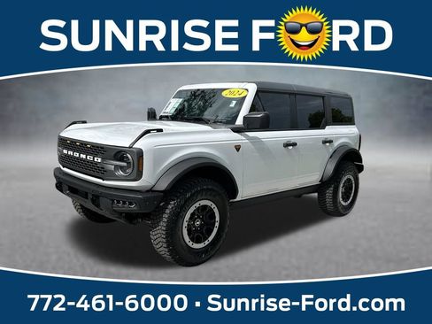 Used 2024 Ford Bronco Badlands w/ Sasquatch Package AWD/4WD image 1