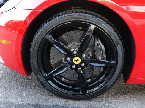 Used 2014 Ferrari California image 86