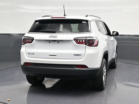 Used 2024 Jeep Compass Latitude AWD/4WD image 2