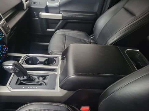 Used 2017 Ford F150 Lariat image 27