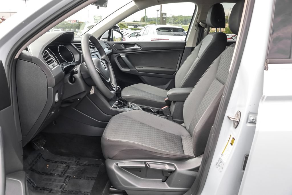 Used 2018 Volkswagen Tiguan S w/ 3rd Row Seat Package AWD/4WD image 6