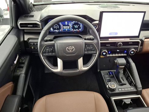 Used 2025 Toyota 4Runner Limited w/ Tow Technology Package image 21