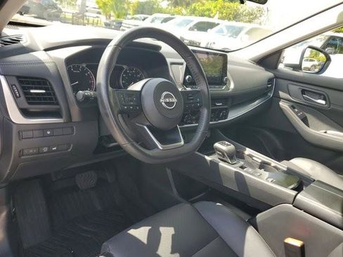 Used 2024 Nissan Rogue SV w/ SV Premium Package image 13