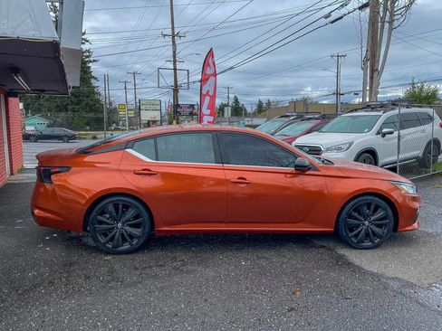 Used 2019 Nissan Altima 2.5 SR w/ SR Premium Package FWD image 8