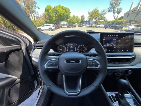 Used 2025 Jeep Compass Limited AWD/4WD image 35