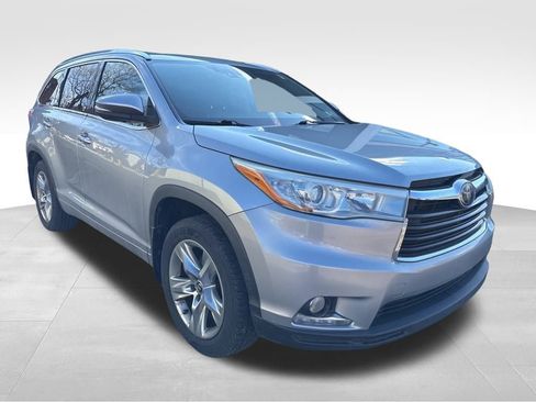 Used 2016 Toyota Highlander Limited w/ Driver Technology Package image 5