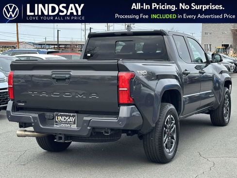 Used 2024 Toyota Tacoma TRD Sport w/ TRD Sport Upgrade Package image 7