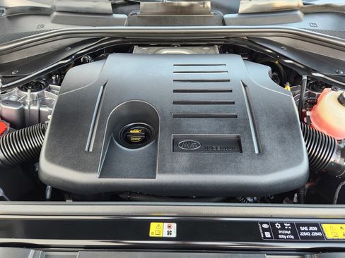 Certified 2025 Land Rover Range Rover Sport SE image 36