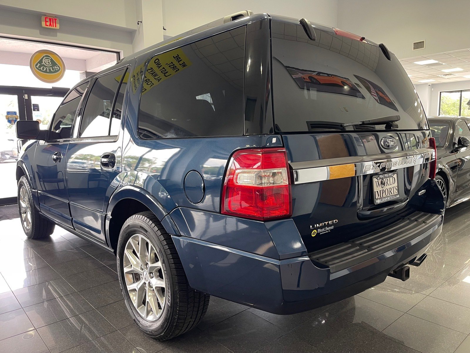 Used 2017 Ford Expedition Limited w/ Equipment Group 301A RWD image 3