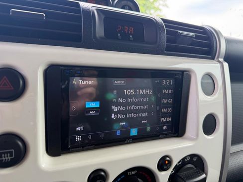 Used 2010 Toyota FJ Cruiser 4WD image 13