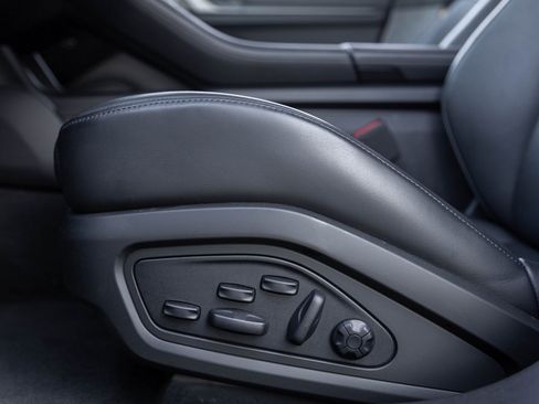 Used 2023 Porsche Taycan GTS image 23