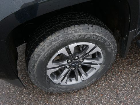 Used 2022 Chevrolet Colorado Z71 AWD/4WD image 16