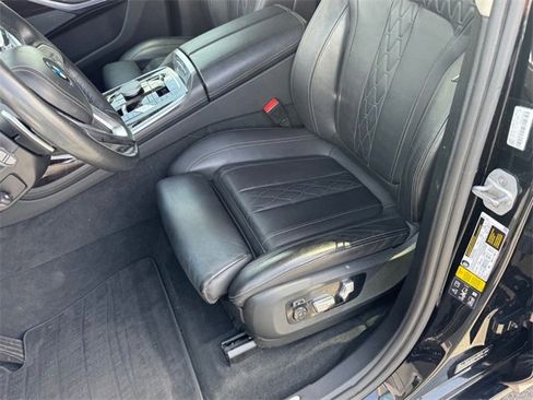 Used 2023 BMW X7 xDrive40i image 5
