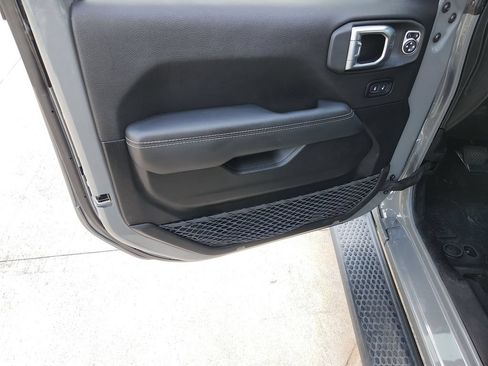 Used 2023 Jeep Wrangler Unlimited Sahara w/ LED Lighting Group AWD/4WD image 30