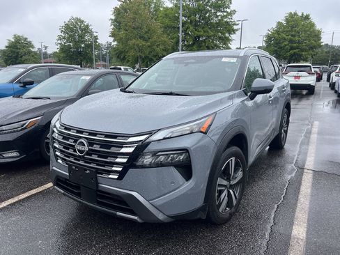 Certified 2025 Nissan Rogue SL w/ Tech Package FWD image 1
