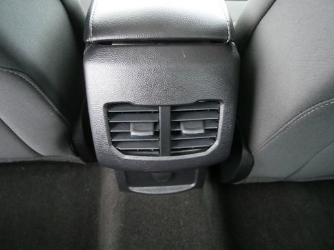 Certified 2019 Ford Fusion SE image 17