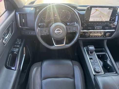 Used 2023 Nissan Pathfinder SL w/ Lighting Package (N92) AWD/4WD image 16