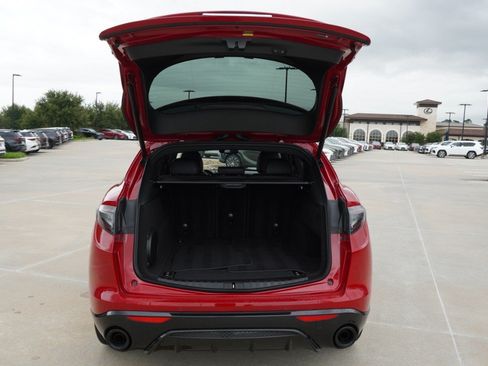 Used 2025 Alfa Romeo Stelvio Sprint AWD/4WD image 39