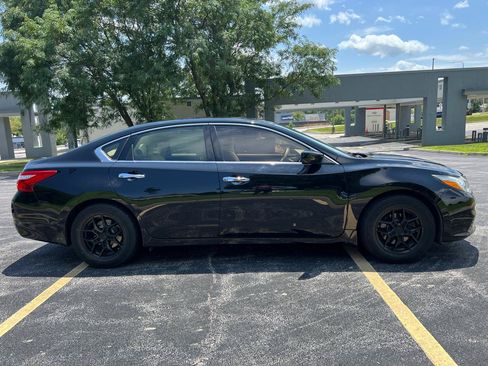 Used 2017 Nissan Altima 2.5 S w/ Power Driver Seat Package FWD image 6