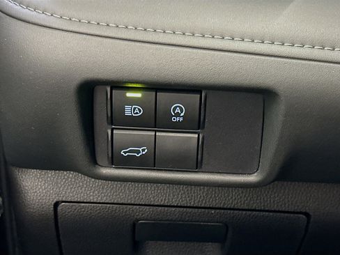 Used 2025 Toyota Highlander XSE AWD/4WD image 17