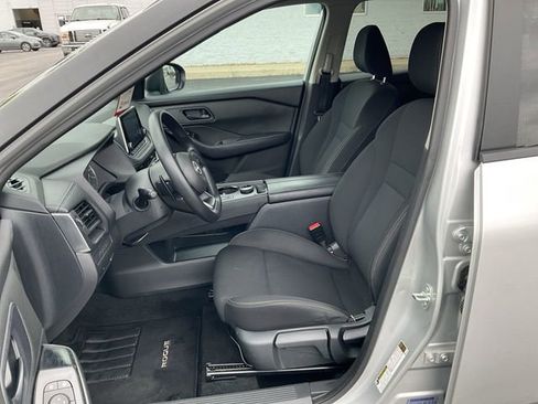 Used 2024 Nissan Rogue S AWD/4WD image 10