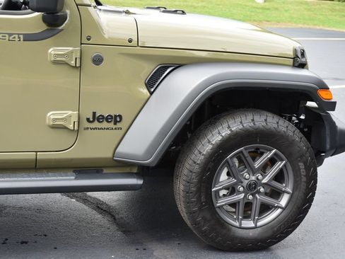 Used 2025 Jeep Wrangler Unlimited Sport AWD/4WD image 4