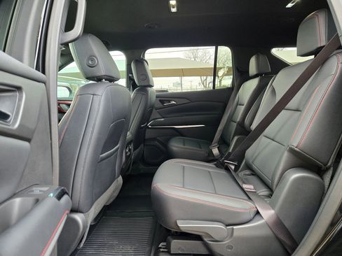 Certified 2025 Chevrolet Traverse Z71 w/ Driver Confidence Package image 13