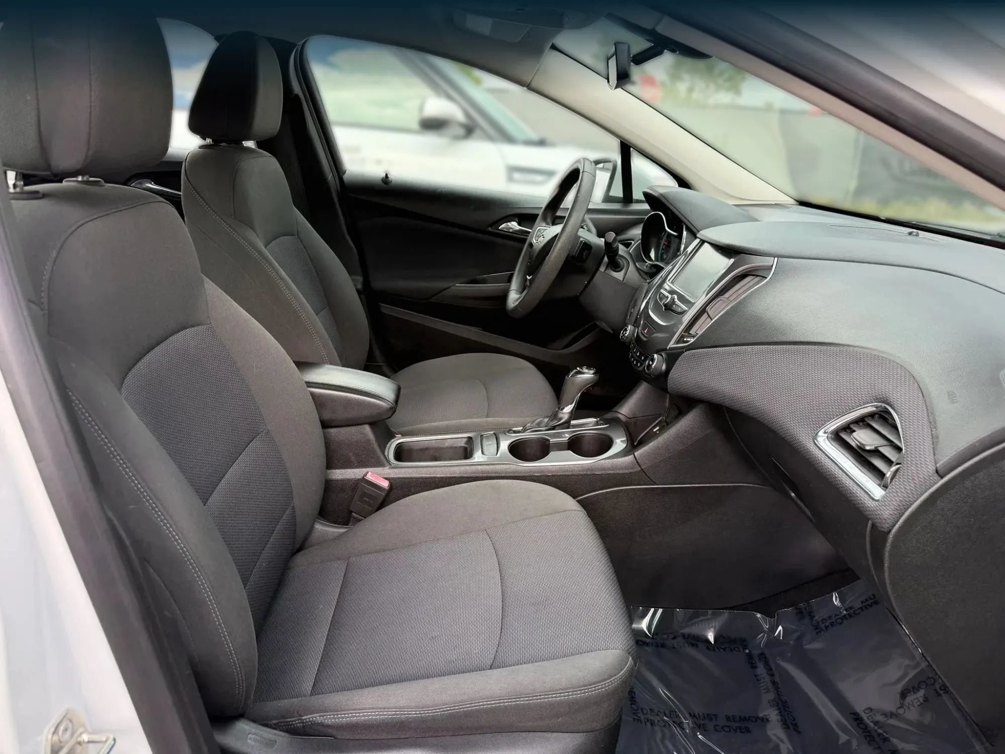 Used 2018 Chevrolet Cruze LT w/ Convenience Package FWD image 18