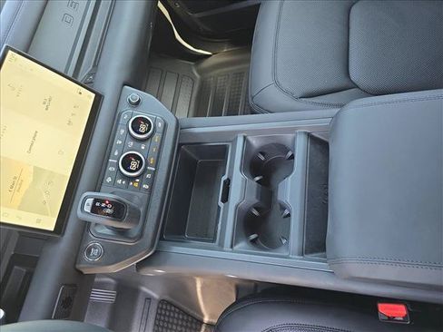 Certified 2025 Land Rover Defender 110 S AWD/4WD image 24