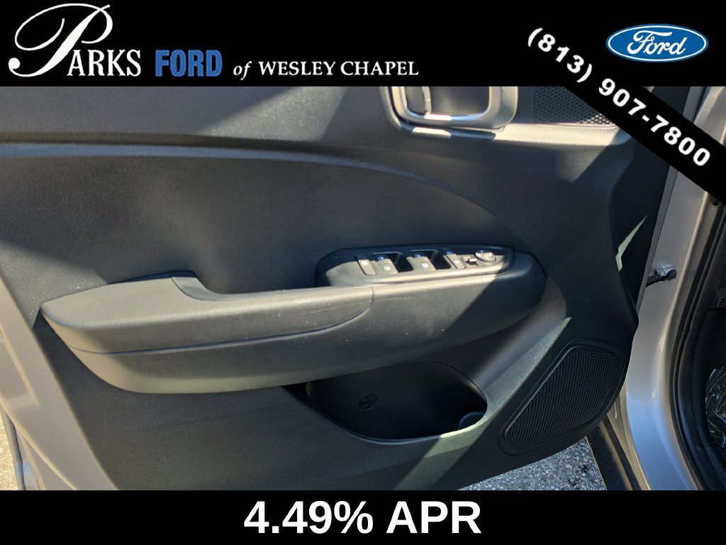 Used 2023 Hyundai Venue SE FWD image 16