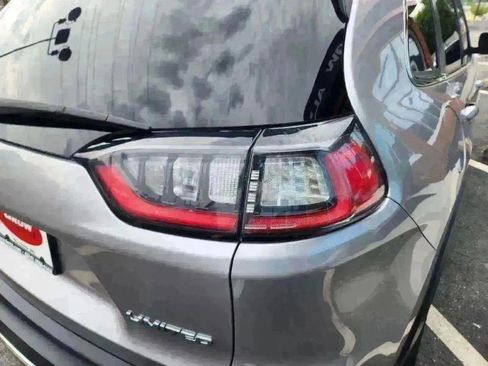 Used 2019 Jeep Cherokee Limited image 27