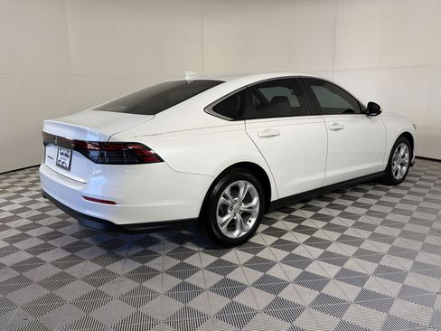 Used 2025 Honda Accord LX image 9