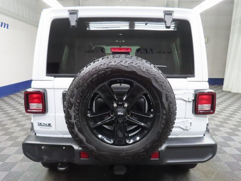 Used 2023 Jeep Wrangler Unlimited Sahara image 33