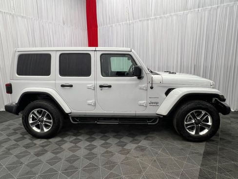 Used 2019 Jeep Wrangler Unlimited Sahara w/ Safety Group AWD/4WD image 5