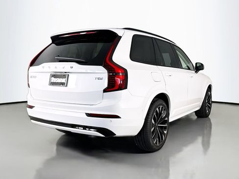 New 2026 Volvo XC90 T8 Ultra w/ Protection Package AWD/4WD image 7