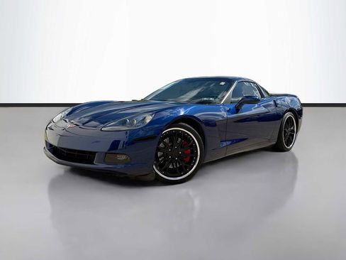 Used 2005 Chevrolet Corvette Coupe w/ Preferred Equipment Group RWD image 1