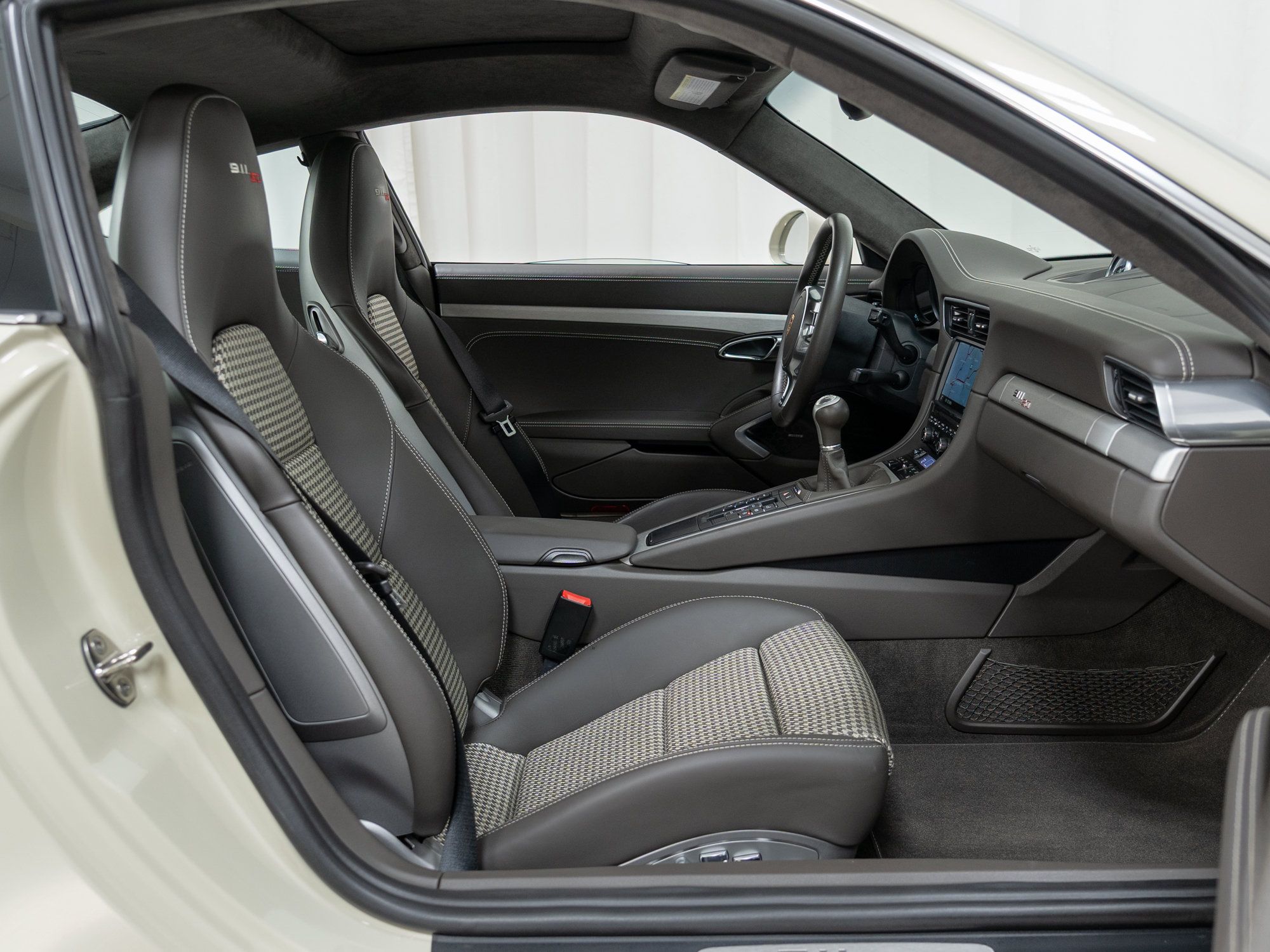 Certified 2014 Porsche 911 50th Anniversary Edition RWD image 41