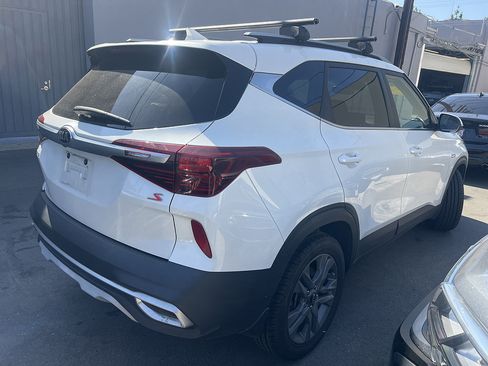 Used 2021 Kia Seltos S AWD/4WD image 4