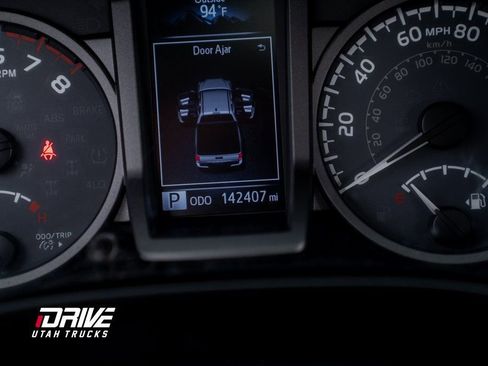 Used 2016 Toyota Tacoma TRD Off-Road w/ Premium & Technology Package image 38