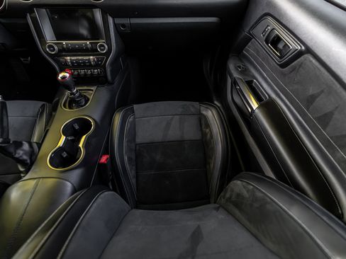 Used 2016 Ford Mustang Shelby GT350 w/ Technology Package image 52