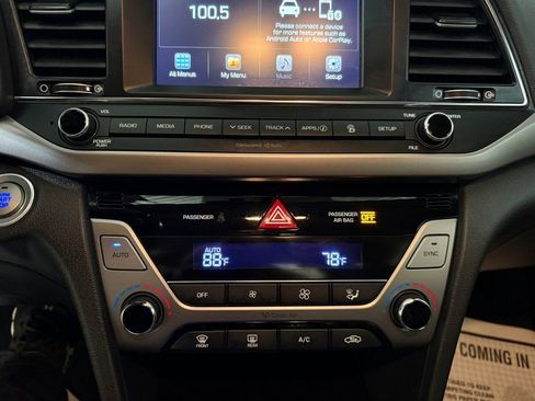 Used 2017 Hyundai Elantra Limited image 33
