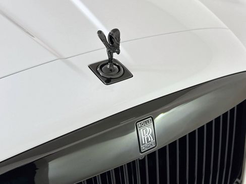 Used 2023 Rolls-Royce Cullinan Black Badge w/ Dark Exterior Package AWD/4WD image 40