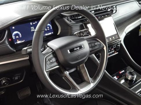Used 2024 Jeep Grand Cherokee L Limited w/ Black Appearance Package AWD/4WD image 30