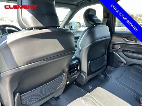 New 2024 Jeep Grand Cherokee Overland w/ Luxury Tech Group IV image 18