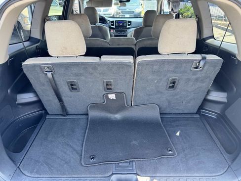 Used 2019 Honda Pilot LX image 24