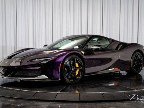 Used 2025 Ferrari SF90 Spider image 12